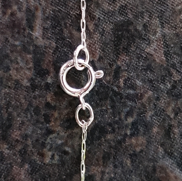 10k Diamond Crossover Heart Pendant Necklace - Picture 5 of 8